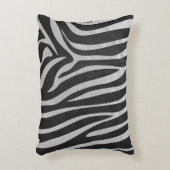 シマウマの黒く、薄い灰色のプリント アクセントクッション (正面(垂直))