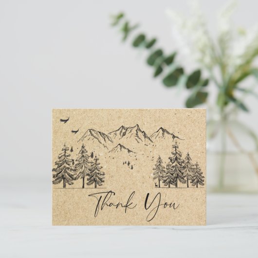 シミュレートされたクラフト紙の森の山々 サンクス ポストカード (スタンド正面)