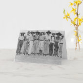 シャイエンヌのフロンティアの日、1929.の女性のカーボーイ カード (黄色い花)