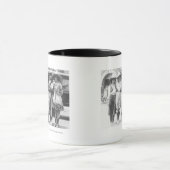 シャイエンヌのフロンティア日の6人の女性のカーボーイ マグカップ (中央)