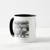 シャイエンヌのフロンティア日の6人の女性のカーボーイ マグカップ (正面左)