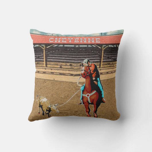 シャイエンヌのロデオのカウボーイの雄牛のロープをかけるチームロープをかけること クッション (裏面)