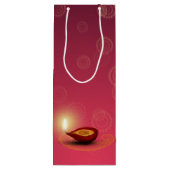 シャイニーハッピーディワリディヤ – ワイン抱き枕 ワインギフトバッグ (裏面)