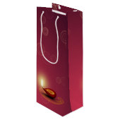 シャイニーハッピーディワリディヤ – ワイン抱き枕 ワインギフトバッグ (正面アングル)