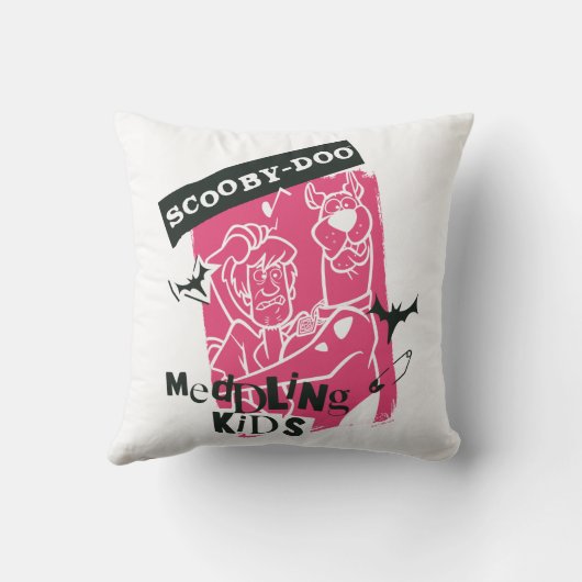 シャギーとスクービードゥーメダリング子供パンクのアウトライン クッション (裏面)