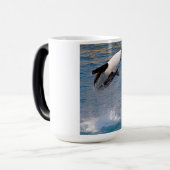 シャククジラが断崖から飛び出す モーフィングマグカップ (正面左)