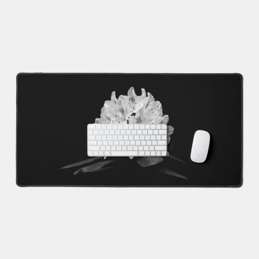 シャクナゲのモノクロ写真 デスクマット (キーボード&マウス)