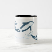 シャチ(Orcinusのシャチ)のイラストレーション ツートーンマグカップ (中央)