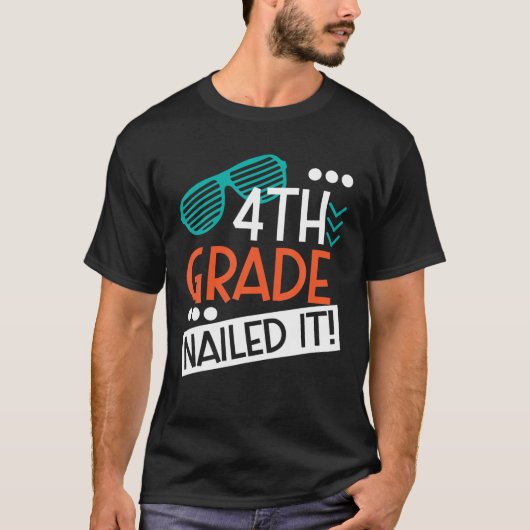 シャッターサングラス4年生It学生成績 Tシャツ (正面)