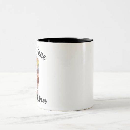 シャツチキンのチキンを引おもしろいき抜く ツートーンマグカップ (中央)