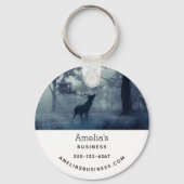 シャドウィーの森に〔雄ジカの〕枝角のある鹿 – ビジネス キーホルダー (裏面)