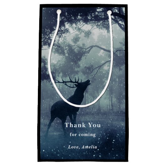 シャドウィーの森に〔雄ジカの〕枝角を持つ鹿 – ありがとう スモールペーパーバッグ (正面)