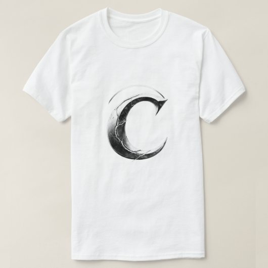 シャドウC – ダークゴシックレターC Tシャツ (デザイン正面)