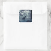 シャドーイの森に〔雄ジカの〕枝角を持つ鹿 スクエアシール (バッグ)