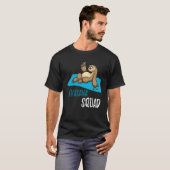 シャバースサナ・スクワッド 瞑想 ヨガ講師のナマケモノ Tシャツ (正面フル)