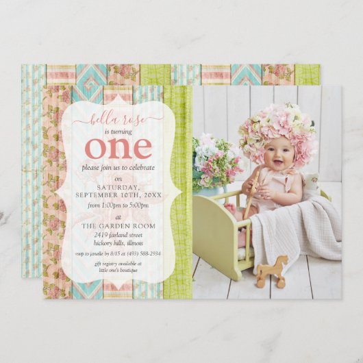 シャビーコテージ ピンクのバラの赤ちゃんの女の子の誕生日写真 招待状 (正面/裏面)