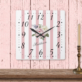 シャビーシックピンクストライプのローズブーモノグラムのケ スクエア壁時計