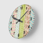 シャビーバラパステルパターンオンウッ素朴ドコテージ ラウンド壁時計 (傾斜)