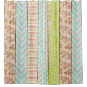 シャビーバラパステルパターンオン素朴ウッドコテージ シャワーカーテン (正面)