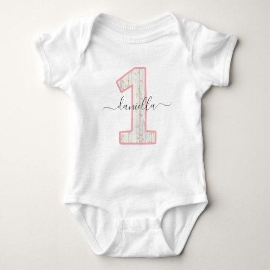 シャビー素朴シックなピンクのフローラウッド1ワン誕生日 ベビーボディスーツ (正面)