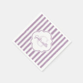 シャビー紫色彩の鮮やかのストライプモノグラムと名前 スタンダードカクテルナプキン (角)