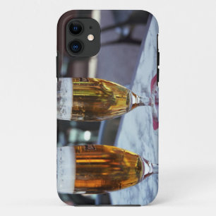 シャブリ; 気温42度の暑い夏の日、涼しいビール2本 iPhone 11 ケース