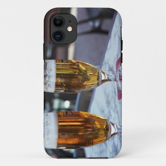 シャブリ; 気温42度の暑い夏の日、涼しいビール2本 Case-Mate iPhoneケース (裏面)