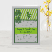 シャムロックとのパパのためのセント・パトリックのデイカード カード (黄色い花)