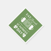 シャムロックとビールアイリッシュセントパトリックの日 スタンダードカクテルナプキン (角)