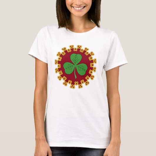 シャムロックと結び糸細工オンレッド Tシャツ (正面)