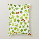 シャムロックと虹の水の色パターンアイルランド アクセントクッション (正面(垂直))