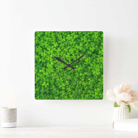 シャムロックのクローバーの緑のアイルランドの記号アイルランド スクエア壁時計 (ホーム)