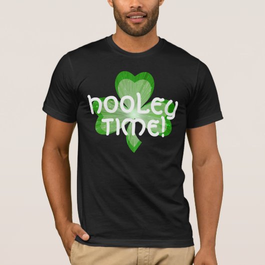 シャムロックの大きい「Hooleyの時間!」 基本的なTシャツの黒 Tシャツ (正面)