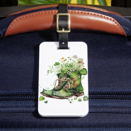 シャムロックの花と緑のアイルランドのワークブーツ ラゲッジタグ (正面インサイチュ2)