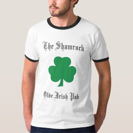 シャムロックのOldeのアイルランド人のパブ Tシャツ (正面)