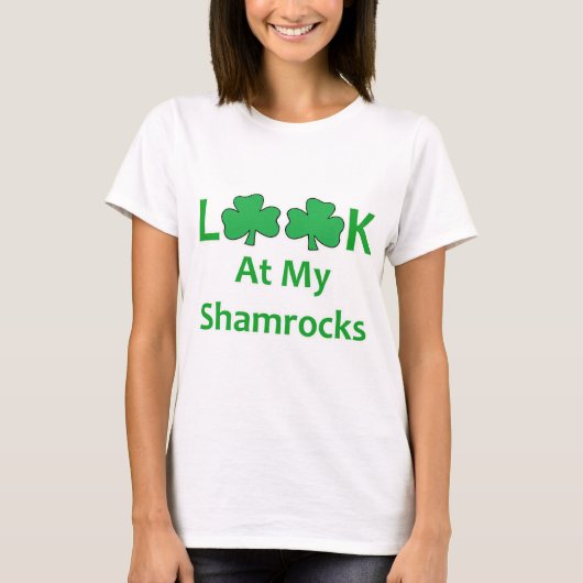 シャムロックのSt patricks dayの私のおもしろいなTシャツを見て下さい Tシャツ (正面)