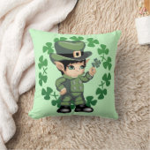 シャムロックを持つ小さい小妖精 クッション (ブランケット)