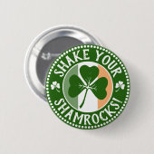 シャムロックを振る |おもしろい聖パトリックの日 缶バッジ (正面&裏面)