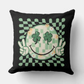 シャムロックスマイルおもしろい顔セントパトリックの日 クッション (正面)