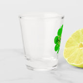 シャムロック&ラッキークローバーモノグラムのリーフ ショットグラス (左)