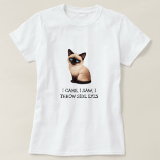 シャム猫が横目を向ける おもしろTシャツ Tシャツ