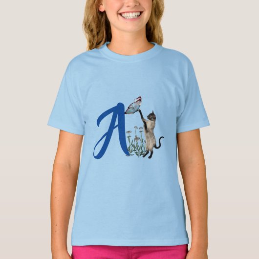 シャム猫と蝶のかわいいモノグラムイニシャル A Tシャツ (正面)
