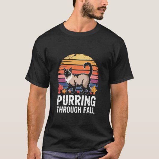 シャム猫の落ち葉踏み1 Tシャツ (正面)