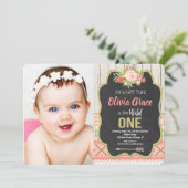 シャルクボード·ワイン·ガール1歳の誕生日写真 招待状 (スタンド正面)