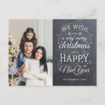 シャルボード非常に陽気なクリスマスフォトホリデー ポストカード<br><div class="desc">タイポグラフィで撮影した写真ホリデーカードに「クリスマスと新年の喜びをお祈り申し上げます」という言葉が添えられている。</div>