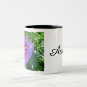 シャロンかわいらしのピンク色のバラの写真 ツートーンマグカップ (中央)