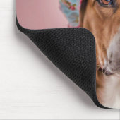 シャワーキャップを被った犬 マウスパッド (コーナー)