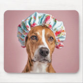 シャワーキャップを被った犬 マウスパッド (正面)