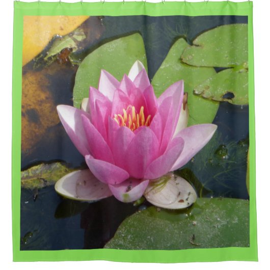 シャワー・カーテンの上のピンクのスイレンの終わり シャワーカーテン (正面)