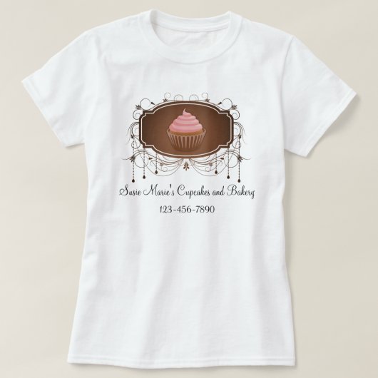 シャンデリアフレームのカップケーキのピンクおよびブラウンのダマスク織 Tシャツ (デザイン正面)